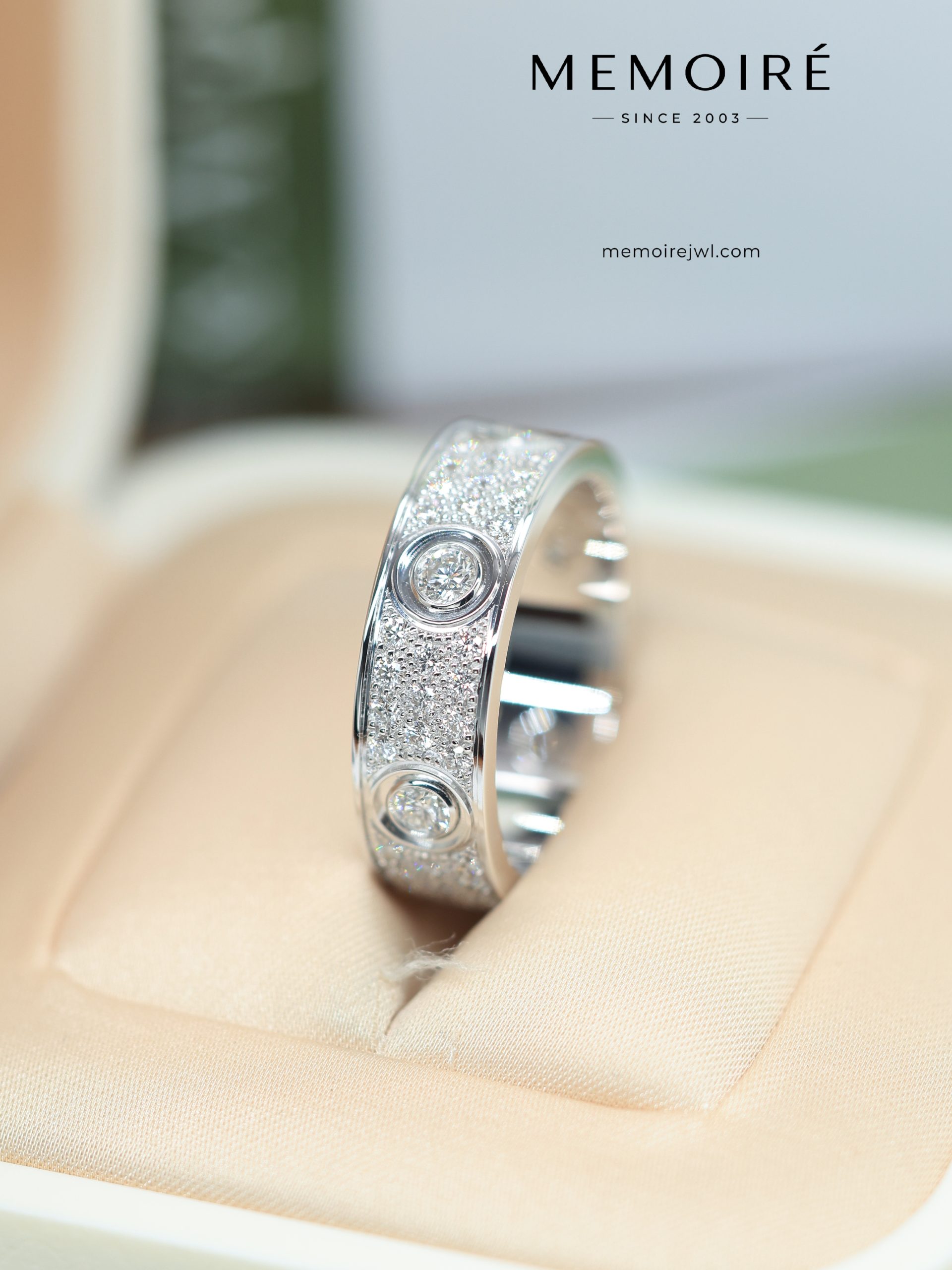MÉMOIRÉ 18K White Gold Full Pave Two Bezel Diamond Ring