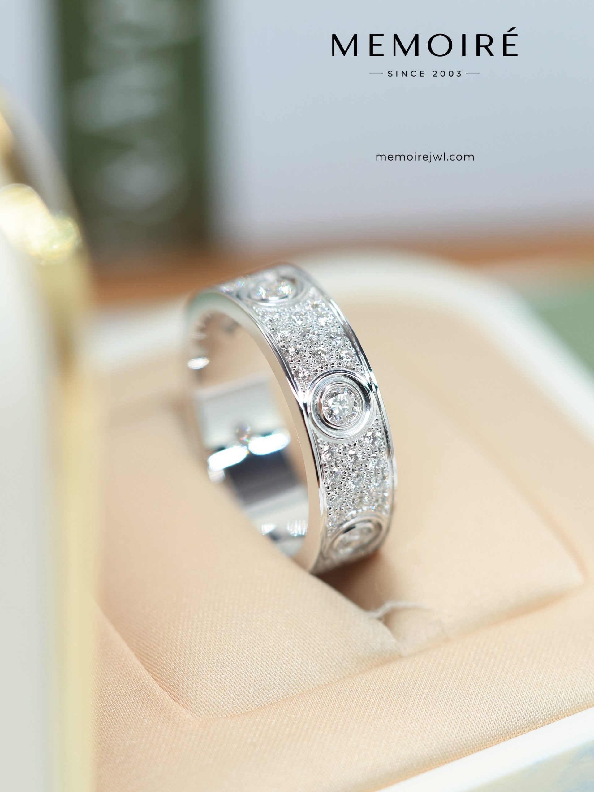 MÉMOIRÉ 18K White Gold Full Pave Two Bezel Diamond Ring - Image 3