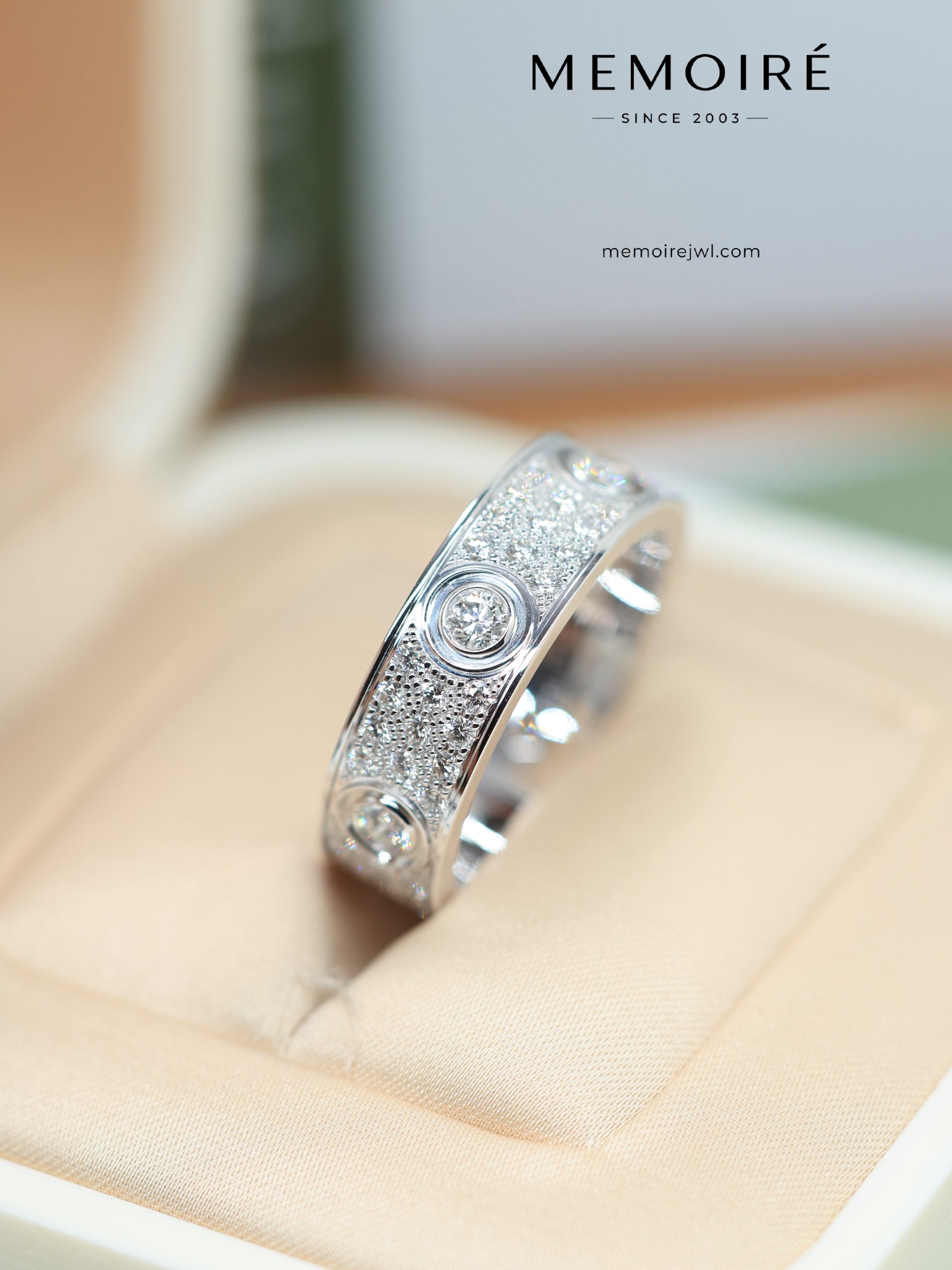 MÉMOIRÉ 18K White Gold Full Pave Two Bezel Diamond Ring - Image 5
