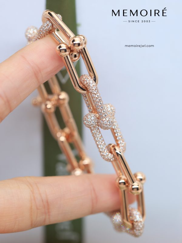 MEMOIRÉ Large Alternating Pave Diamond U-Link Horseshoe Bracelet in Rose Gold