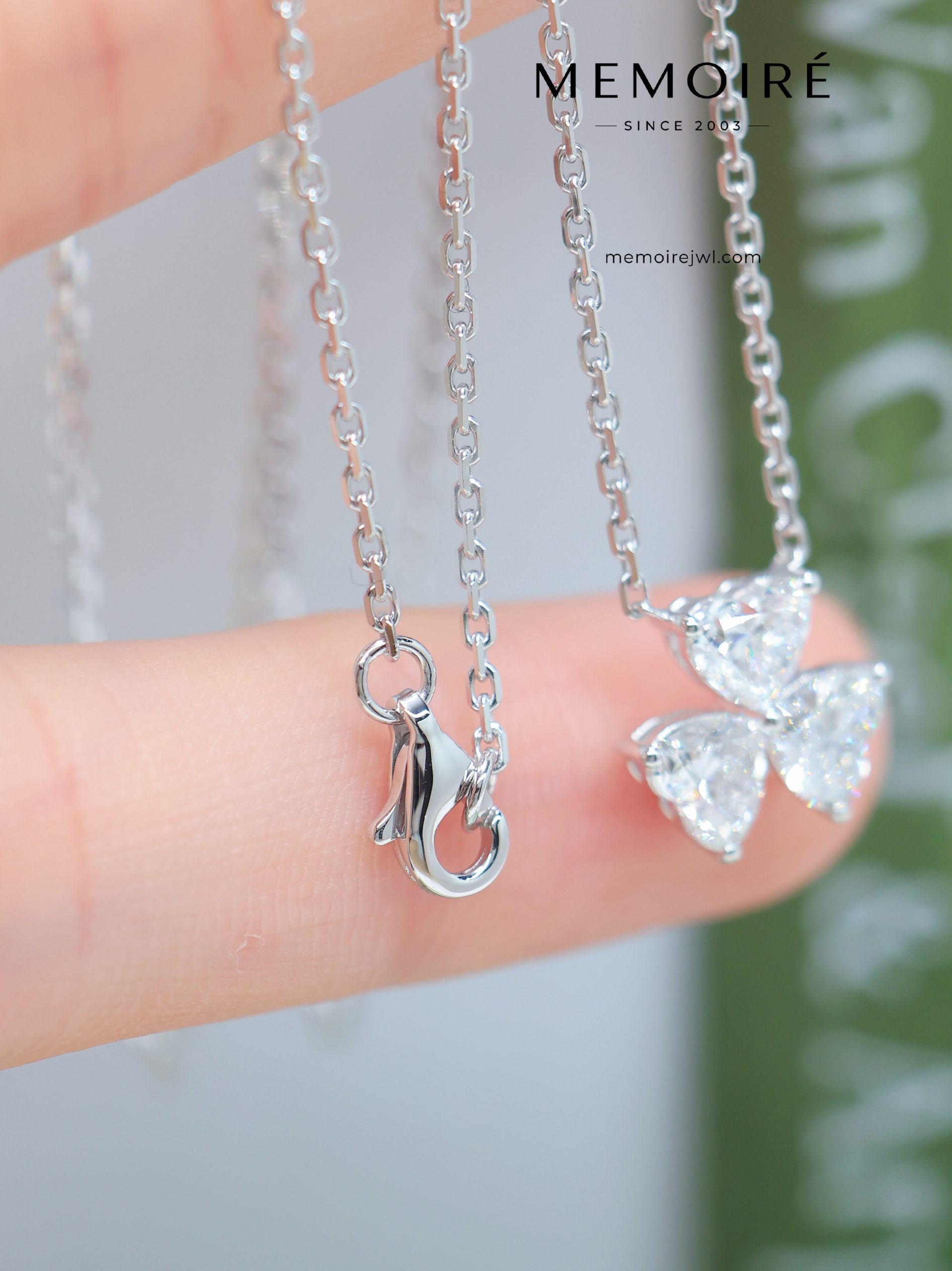 MÉMOIRÉ 18K White Gold Heart Clover Diamond Necklace - Image 5