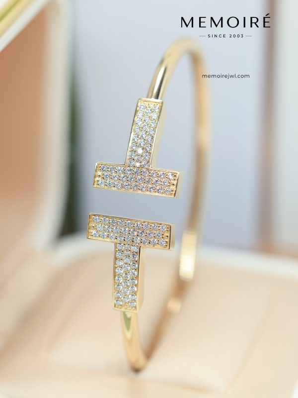 MEMOIRÉ Yellow Gold Wide Full-Pave Double T Bangle (Round Tube Band)