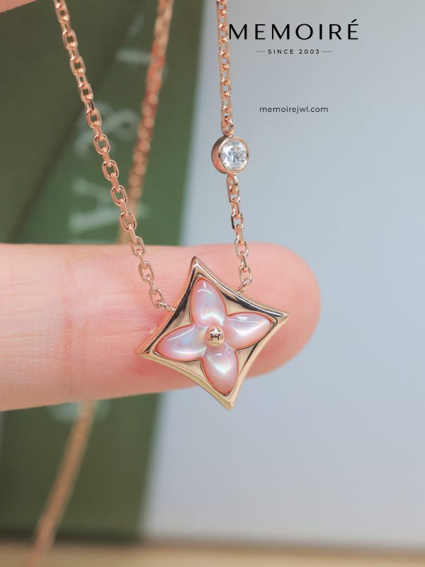 MÉMOIRÉ Star Mother of Pearl 18K Rose Gold Diamond Necklace