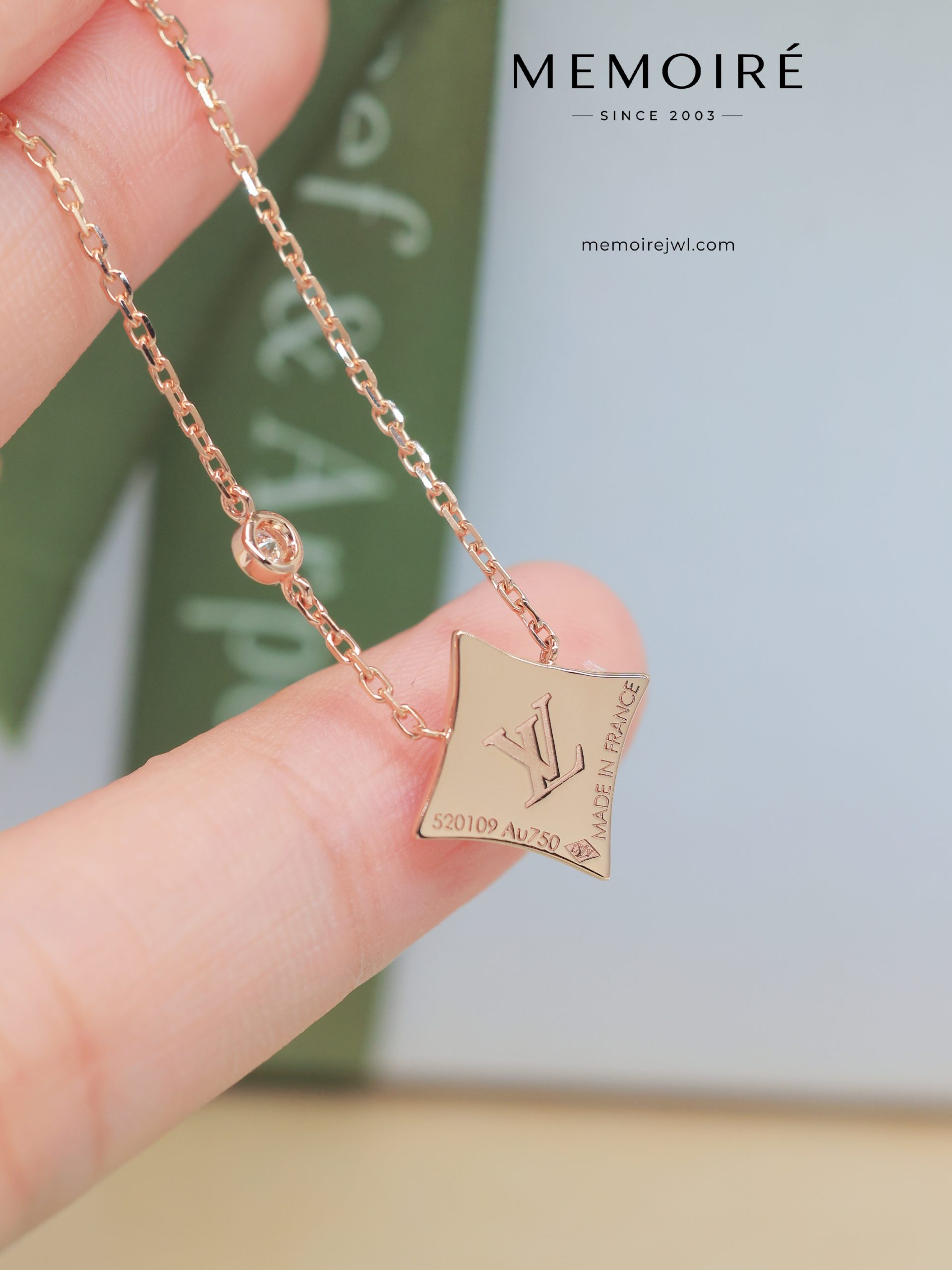 MÉMOIRÉ Star Mother of Pearl 18K Rose Gold Diamond Necklace - Image 4