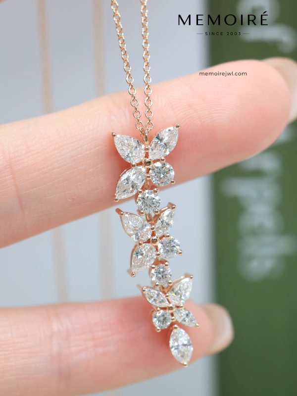 MEMOIRÉ Marquise-Cut & Round Diamond Pendant Necklace in Rose Gold