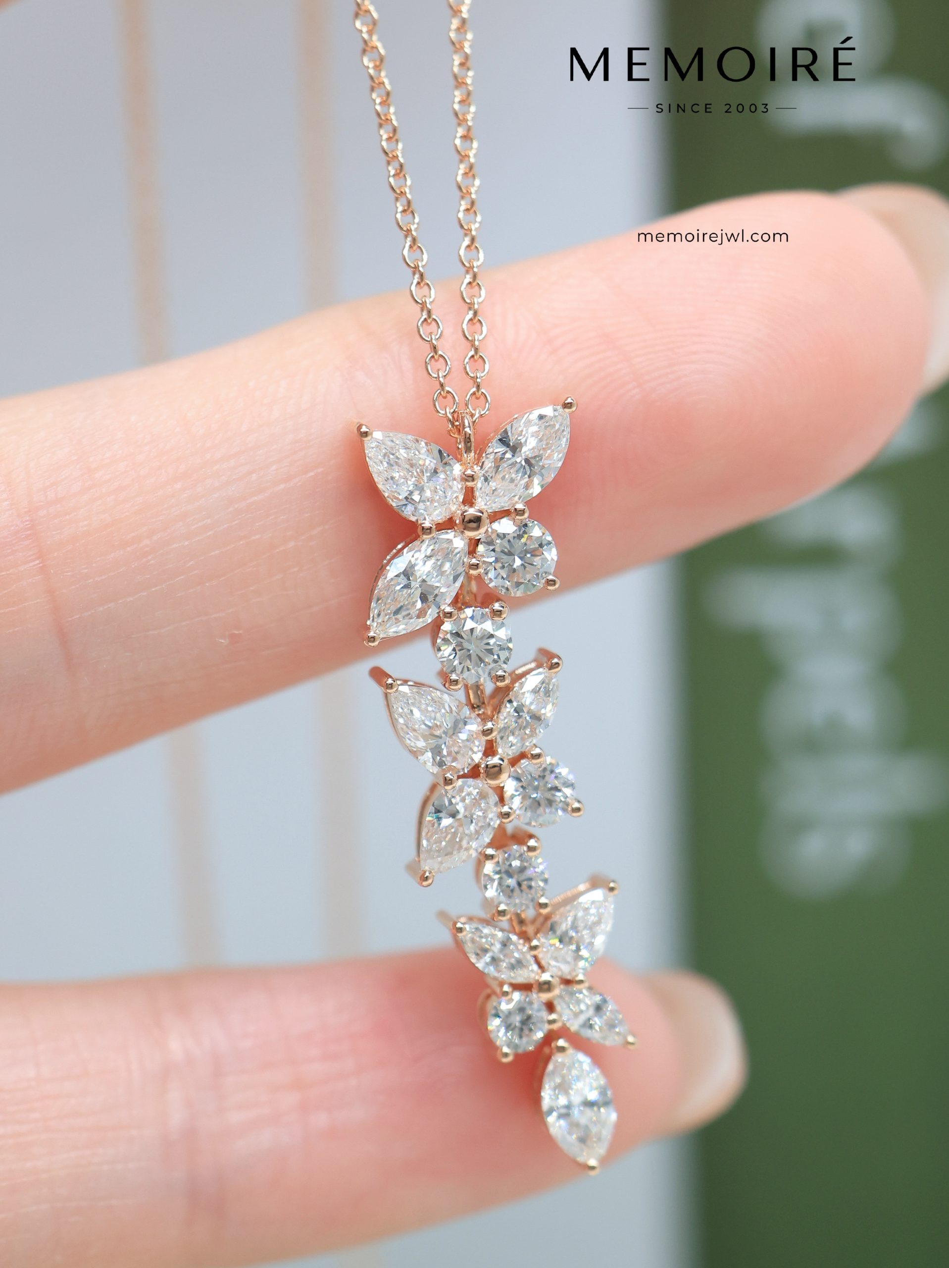 MEMOIRÉ Marquise-Cut & Round Diamond Pendant Necklace in Rose Gold