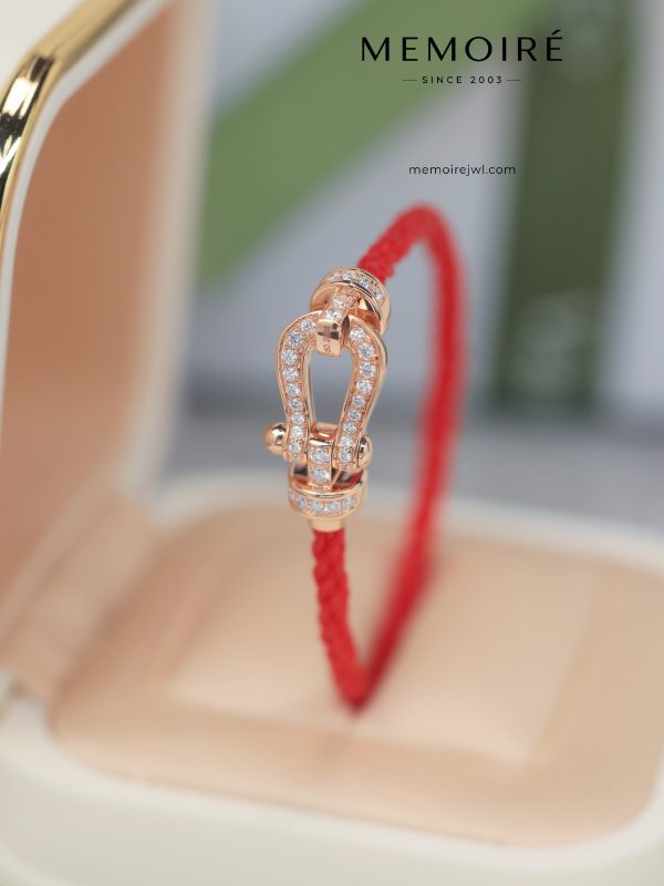 MEMOIRÉ Rose Gold Medium Full-Pave Horseshoe Buckle Red Nylon Cord Bracelet