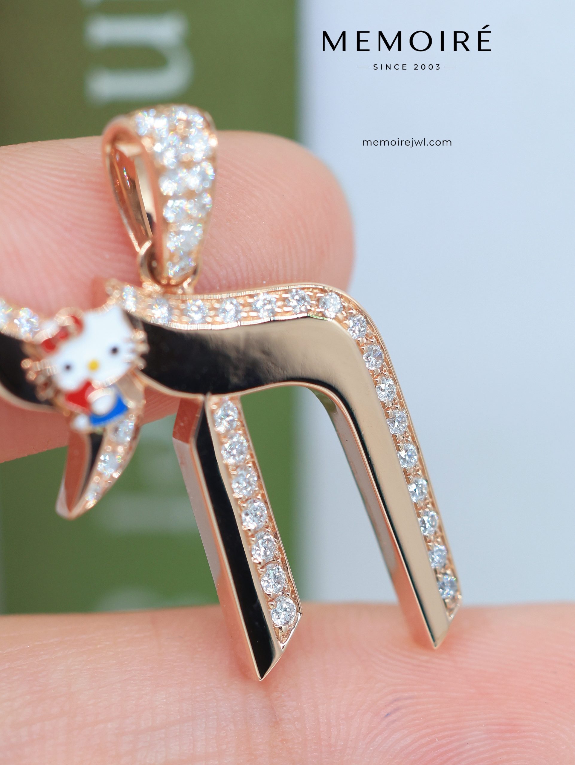 MÉMOIRÉ 18K Rose Gold Pave Chai Kitty Pendant - Image 3